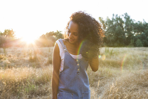 Astuces pour cheveux bouclés en période de canicule